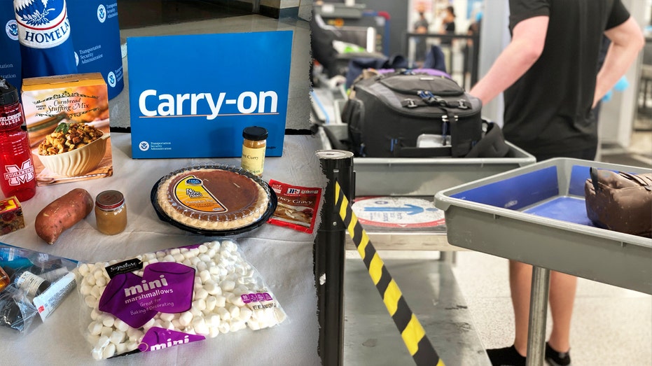 tsa-thanksgiving-security-split